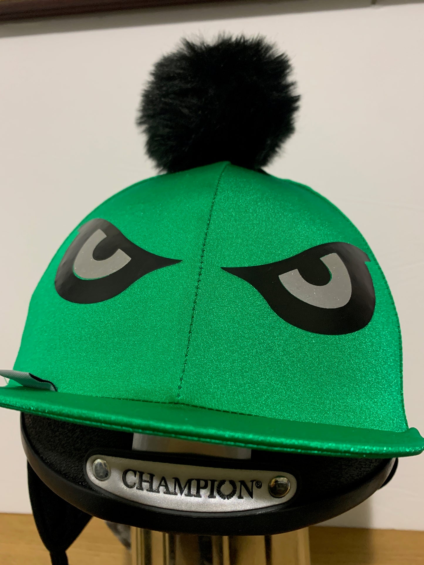 “Looky” Hat Cover in Green